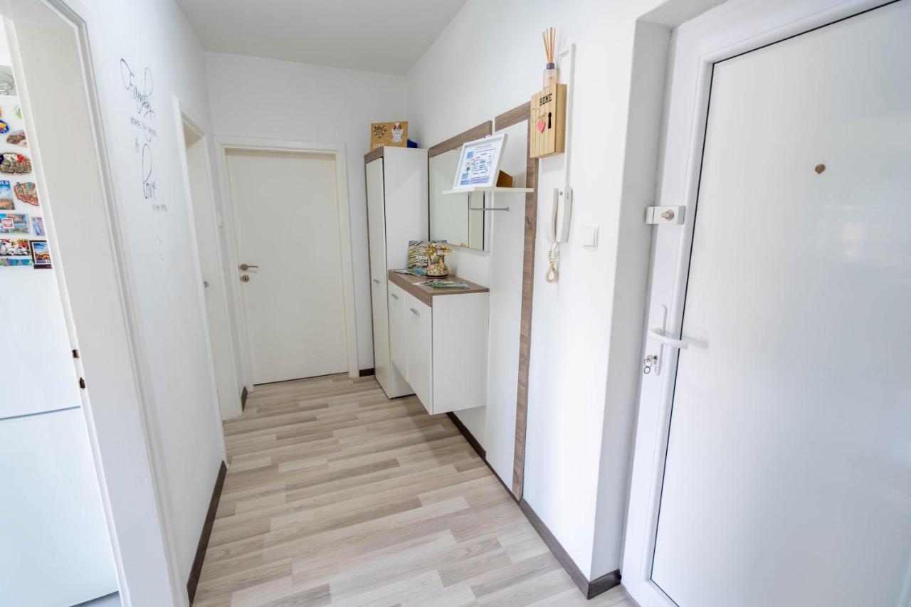 クニンApartman Mアパートメント エクステリア 写真