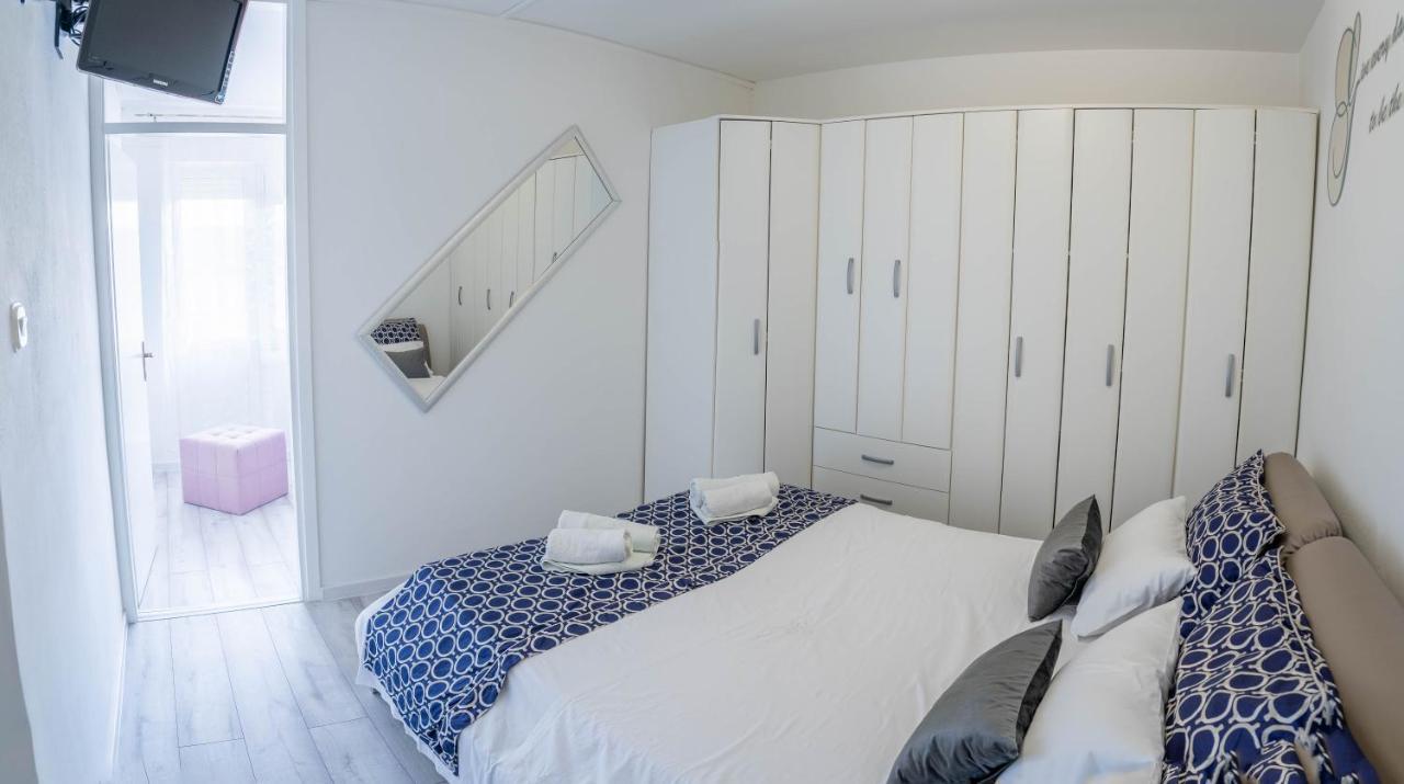 クニンApartman Mアパートメント エクステリア 写真